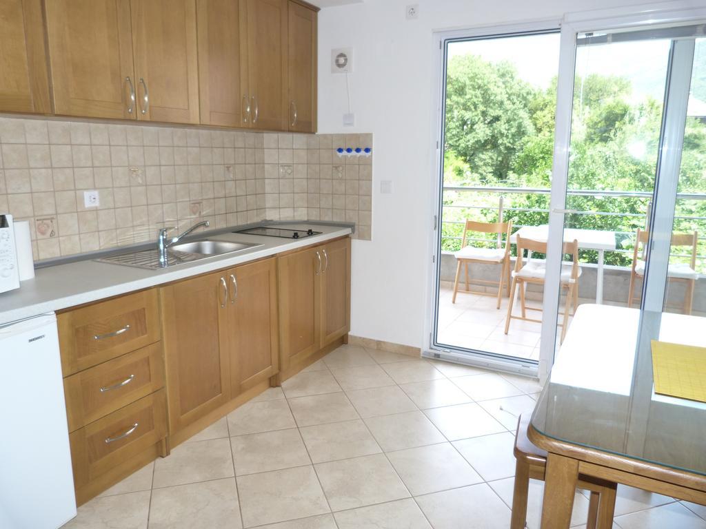 Apartments Lanterna Тиват Екстер'єр фото